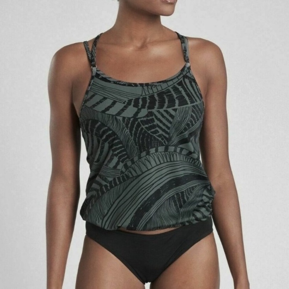 NWT Athleta Women’s Zuma Cross Swim Tank in Black & Gray Size 32 B/C
